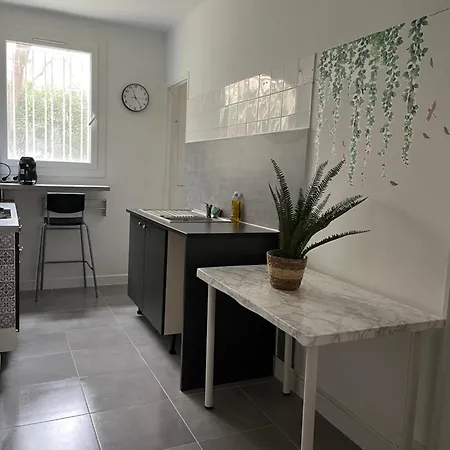 Apartament 3 - 5pers - Proche Toutes Commodites - Quartier Recherche - Court Et Long Sejour - Cosy - Lumineux - Fonctionnel *